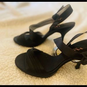 NINA blk suede/satin sandals. Sz 7.5. Stunning